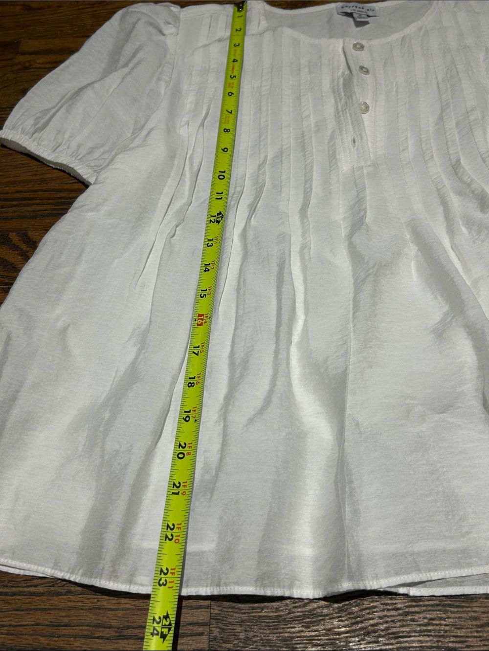 Current Air White Short Sleeve Pintuck Blouse - Picture 5 of 7